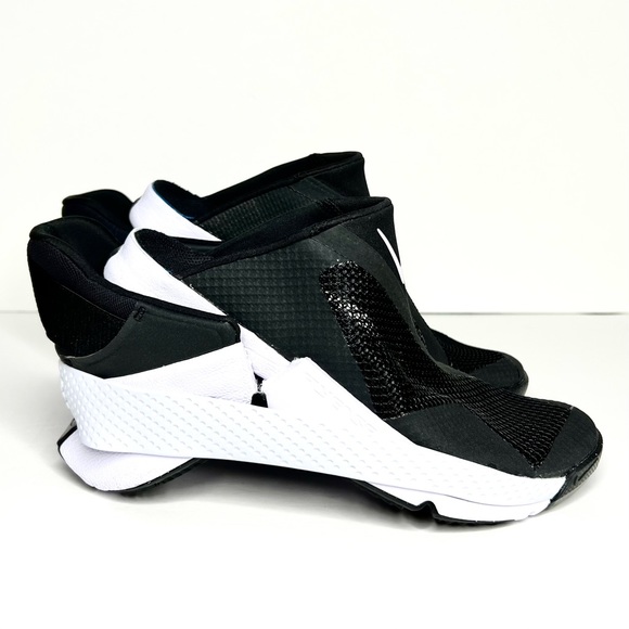 Nike Women’s Go FlyEase - Picture 4 of 10